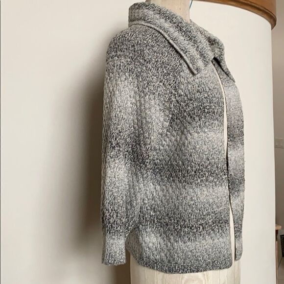 Ellen Tracy Black and White Tweed Cardigan Sweater Size Medium - Picture 5 of 11